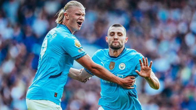 冰层厚实稳 冰层厚实稳